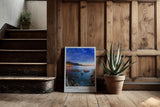 Paul Sinus Kunstdruck 40x60cm Camps Bay South Africa Küstenlinie bei Abenddämmerung mit Lichtspiegelung und Felsformationen