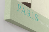 Paul Sinus Wandbild in 40x60cm Paris – elegante Frau in Weiß vor dem Eiffelturm im Retro-Stil