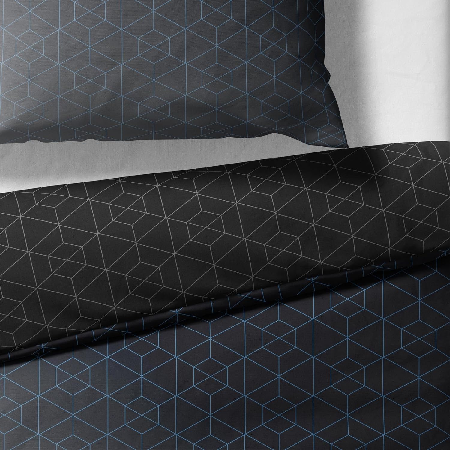 Sinus Art Bettwäsche 135x200 cm + 80x80 cm – Wende-Design in Dunkelgrau und Schwarz mit feinem 3D-Würfelmuster – Mikrofaser – modern & pflegeleicht