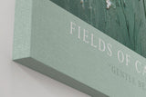 Paul Sinus Wandbild in 40x60cm Fields of Calm – weiße Mohnblumen auf zartgrünem Hintergrund, sanfte florale Kunst mit eleganter Textur