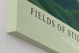 Paul Sinus Wandbild in 40x60cm Fields of Stillness – beruhigende Hügellandschaft in zarten Grünund Blautönen für harmonische Raumgestaltung