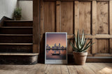 Paul Sinus Kunstdruck 40x60cm Kuwait City bei Sonnenuntergang – Skyline mit traditionellem Boot auf ruhigem Wasser
