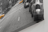 Sinus Art Wandbild 120x80cm Schwarz-Weiß-Straßenszene mit leuchtenden gelben Taxis – dynamisch, stilvoll und ikonisch
