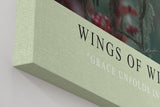 Paul Sinus Wandbild in 40x60cm Wings of Winterberry Eleganter roter Vogel mit ausgebreiteten Flügeln auf Zweig mit Winterbeeren vor sanftem Hintergrund