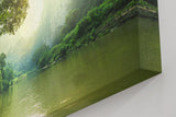 Sinus Art Wandbild 120x80cm Stimmungsvoller Flusslauf im Tal mit Sonnenaufgang und dichter Vegetation