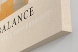 Paul Sinus Kunstdruck 40x60cm Structured Balance – Abstrakte Flächenkomposition in Gold, Weiß und Grün mit harmonischer Struktur