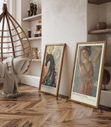 Paul Sinus Leinwandbild 80x120cm Verblassende Muse – Klassische Schönheit in sanften Farben mit nostalgischer Vintage-Patina