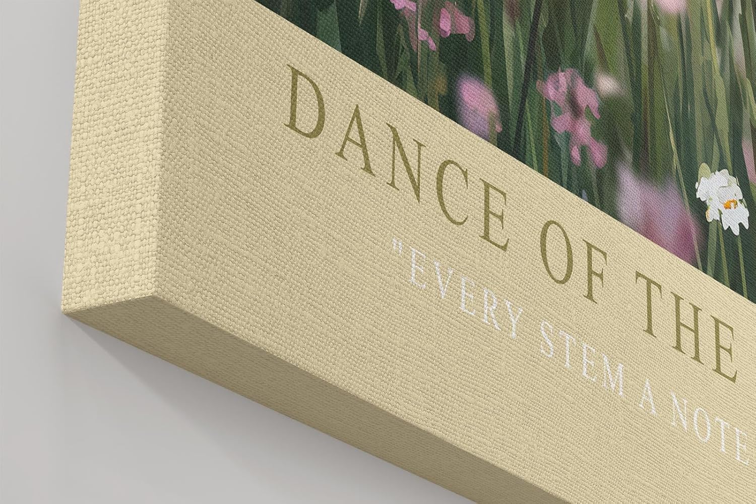 Paul Sinus Wandbild in 40x60cm Dance of the Wild Blooms Farbenfrohe Wildblumen im Sommerlicht vor sanftem Hintergrund für lebendige Raumgestaltung