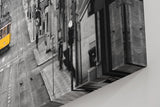 Sinus Art Wandbild 120x80cm Gelbe Straßenbahn in monochromer Großstadtkulisse – Highlight inmitten des Alltags