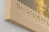 Paul Sinus Wandbild in 40x60cm The Golden Glide – Goldene Segelboote auf ruhigem Wasser im warmen Licht
