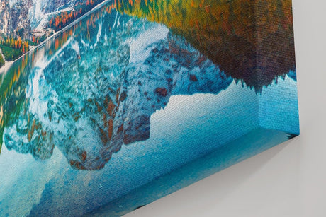 Sinus Art Wandbild 120x80cm Bunt gefärbte Herbstbäume spiegeln sich im ruhigen Bergsee vor alpiner Kulisse
