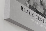 Paul Sinus Wandbild in 40x60cm Black Center – Ausdrucksstarke monochrome Kunst mit dynamischer Kreisform