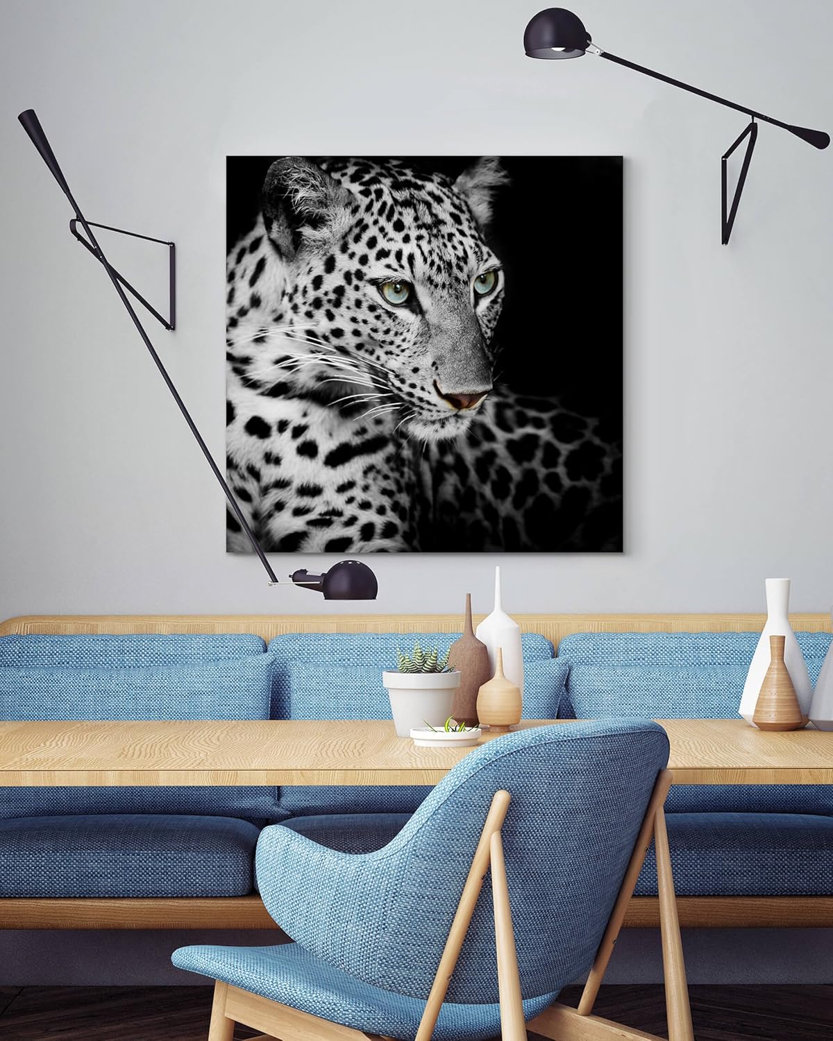 Paul Sinus Art Leinwandbilder | Bilder Leinwand 60x60cm Portrait eines liegenden Leoparden schwarzweiß