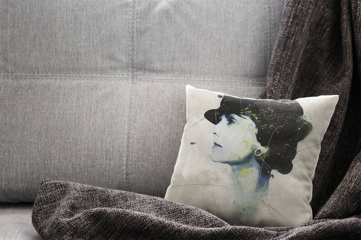 Coco_Chanel2l5LVb2Mveo5Y_1280x1280.jpg