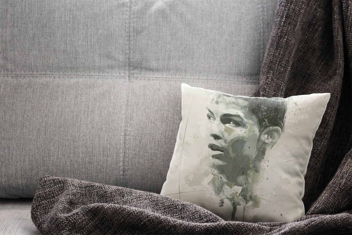 Cristiano_Ronaldo_IrsPVGuK6a0EZm_1280x1280.jpg