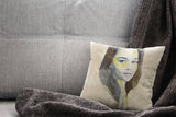 Emilia_Clarke_IuMVB1WHrrY0Kw_1280x1280.jpg