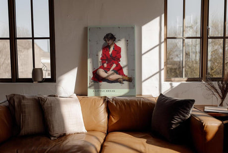 Paul Sinus Wandbild in 40x60cm A Little Break stilvolle Frau im roten Mantel sitzend in moderner Bilder-Optik für elegante Wohnakzente