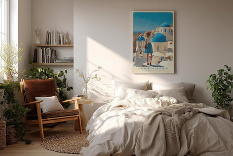 Paul Sinus Wandbild in 40x60cm A Memory in Santorini – Frau in blauem Rock und Strohhut vor weißen Häusern und blauen Kuppeln, sonnige Mittelmeeridylle