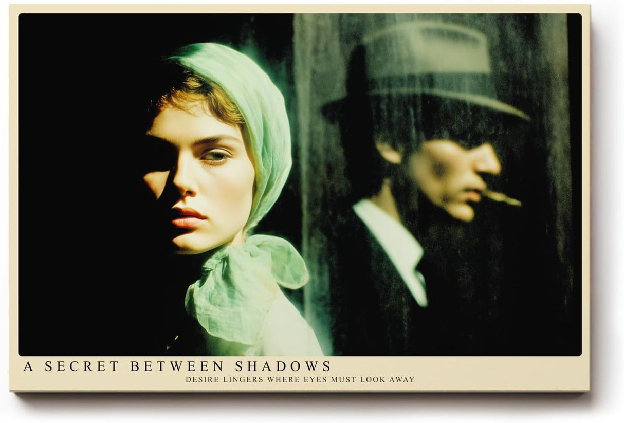 Paul Sinus Wandbild 120x80cm A Secret Between Shadows Film Noir Szene mit Frau und Mann im Schatten Dramatische Vintage Kunst fuer Wohnzimmer und Büro