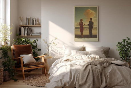 Paul Sinus Wandbild in 40x60cm Atomic Cocktail Vintage-Szene mit elegant gekleidetem Paar am Strand vor aufsteigender Wolke für stilvolle Retro-Raumgestaltung
