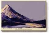 Paul Sinus Wandbild 120x80cm Berglandschaft Abendlicht goldene Gipfel ruhiger Fluss moderne Landschaftskunst violett gold Kunstbild stilvolle