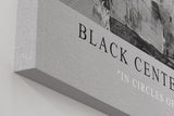Paul Sinus Wandbild in 40x60cm Black Center – Ausdrucksstarke monochrome Kunst mit dynamischer Kreisform