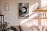 Paul Sinus Wandbild in 40x60cm Black Center – Ausdrucksstarke monochrome Kunst mit dynamischer Kreisform