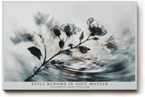 Paul Sinus Wandbild 120x80cm Blüten im Wasser abstrakte Naturkunst zarte Blumen graue ruhige Ästhetik modernes Naturmotiv stilvolle