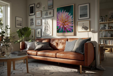 Paul Sinus Wandbild in 40x60cm Crown of Morning – leuchtendes Blütenporträt mit zarten Tautropfen in warmen Farbtönen für frische Wohnakzente