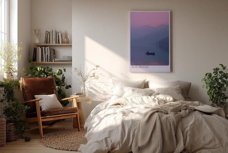 Paul Sinus Wandbild in 40x60cm Einsamer Ruderer bei Sonnenuntergang zwischen Bergketten in sanften Lilatönen
