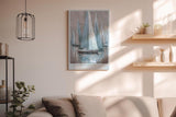 Paul Sinus Wandbild in 40x60cm Elegance Adrift – Segelboote in Blauund Grautönen auf ruhigem Wasser mit sanften Spiegelungen