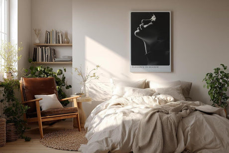 Paul Sinus Wandbild in 40x60cm Elegance in Shadow – stilvolles Schwarz-Weiß-Porträt in Licht und Schatten auf hochwertiger Leinwand für modernes Interieur