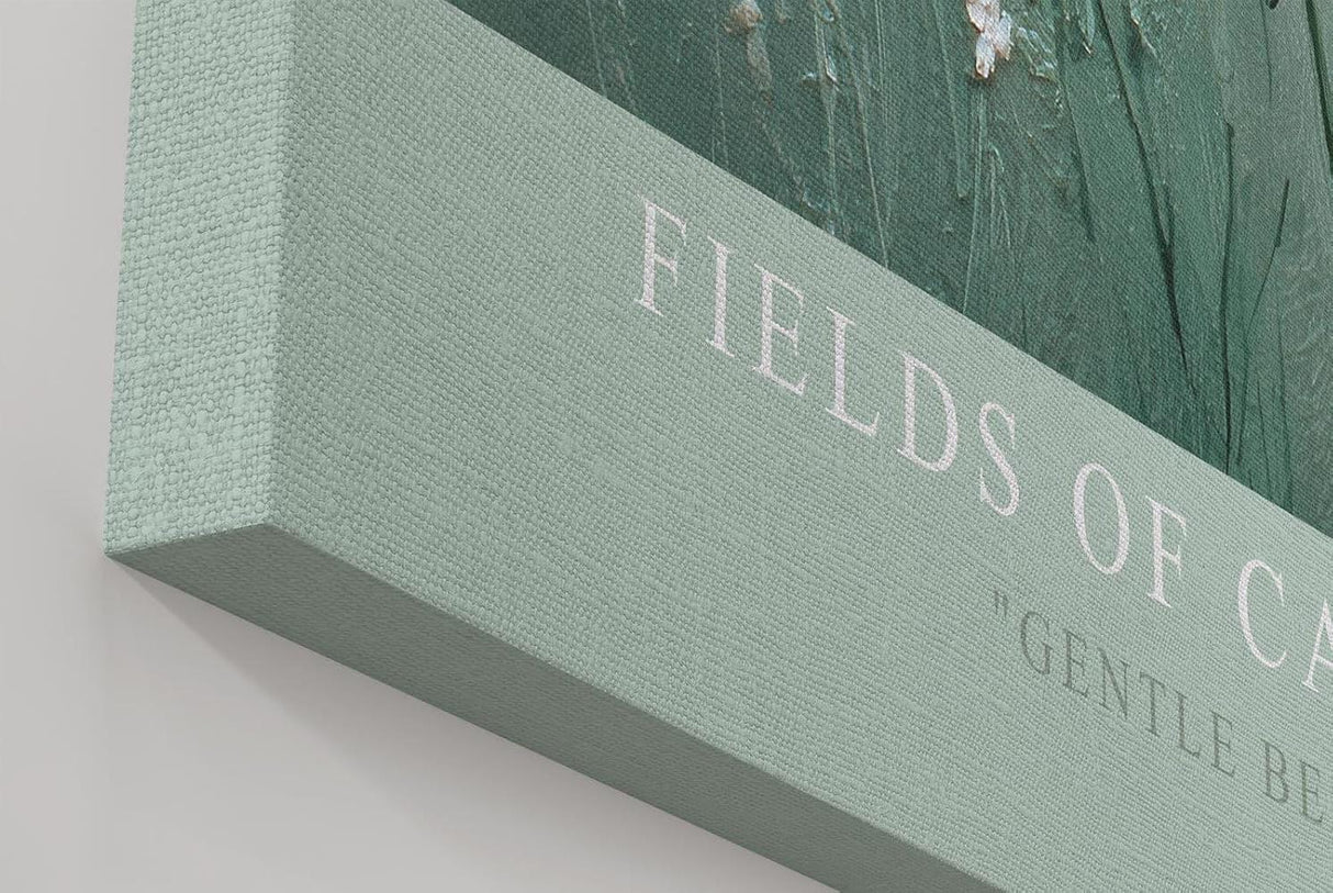 Paul Sinus Wandbild in 40x60cm Fields of Calm – weiße Mohnblumen auf zartgrünem Hintergrund, sanfte florale Kunst mit eleganter Textur