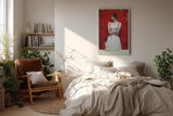 Paul Sinus Wandbild in 40x60cm Frau in weißem Sommerkleid vor roter Wand – modernes Kunstwerk mit ruhiger Ausstrahlung