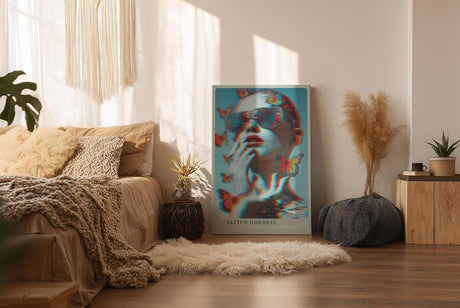 Paul Sinus Wandbild in 40x60cm Glitch Goddess – Futuristisches Porträt einer Frau mit digitalem Glitch-Effekt und Schmetterlingen