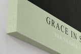 Paul Sinus Wandbild in 40x60cm Grace in Stillness – Minimalistisches Porträt einer Frau mit geschlossenen Augen, moderne Bilder in harmonischen Erdtönen, elegant und zeitlos