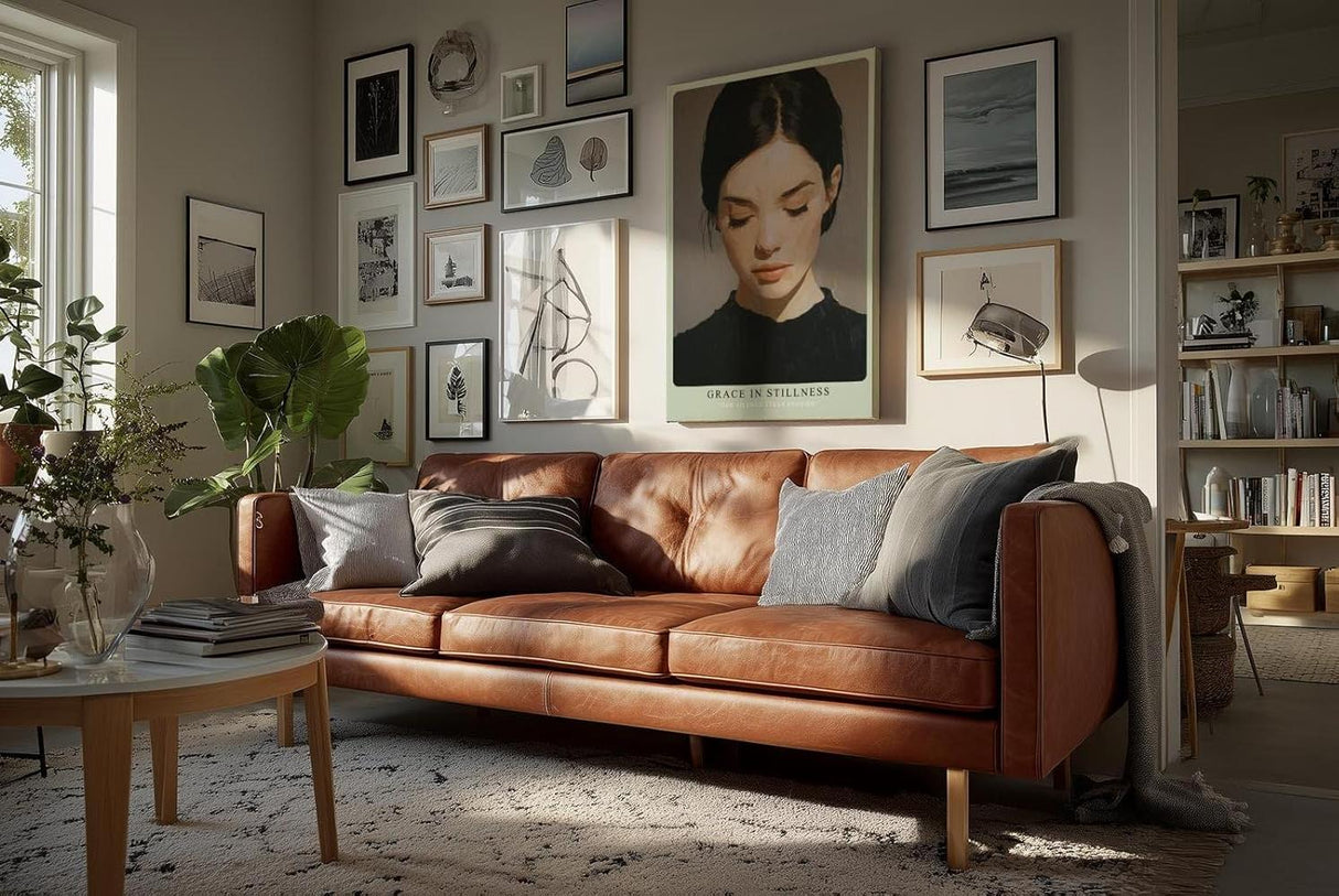 Paul Sinus Wandbild in 40x60cm Grace in Stillness – Minimalistisches Porträt einer Frau mit geschlossenen Augen, moderne Bilder in harmonischen Erdtönen, elegant und zeitlos