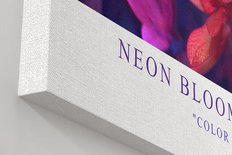 Paul Sinus Wandbild in 40x60cm Neon Bloom – leuchtende Pflanzenblätter in intensiven Neonfarben für moderne Raumgestaltung