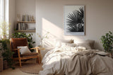 Paul Sinus Wandbild in 40x60cm Palm Shadows – Schwarz-weißes Palmenblattmotiv mit markanten Lichtund Schattenspielen