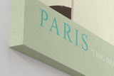 Paul Sinus Wandbild in 40x60cm Paris – elegante Frau in Weiß vor dem Eiffelturm im Retro-Stil