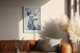 Paul Sinus Wandbild in 40x60cm Porcelain King – majestätischer Hirsch in edler Blau-Weiß-Optik mit detailreicher Porzellanstruktur