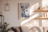 Paul Sinus Wandbild in 40x60cm Porcelain King – majestätischer Hirsch in edler Blau-Weiß-Optik mit detailreicher Porzellanstruktur