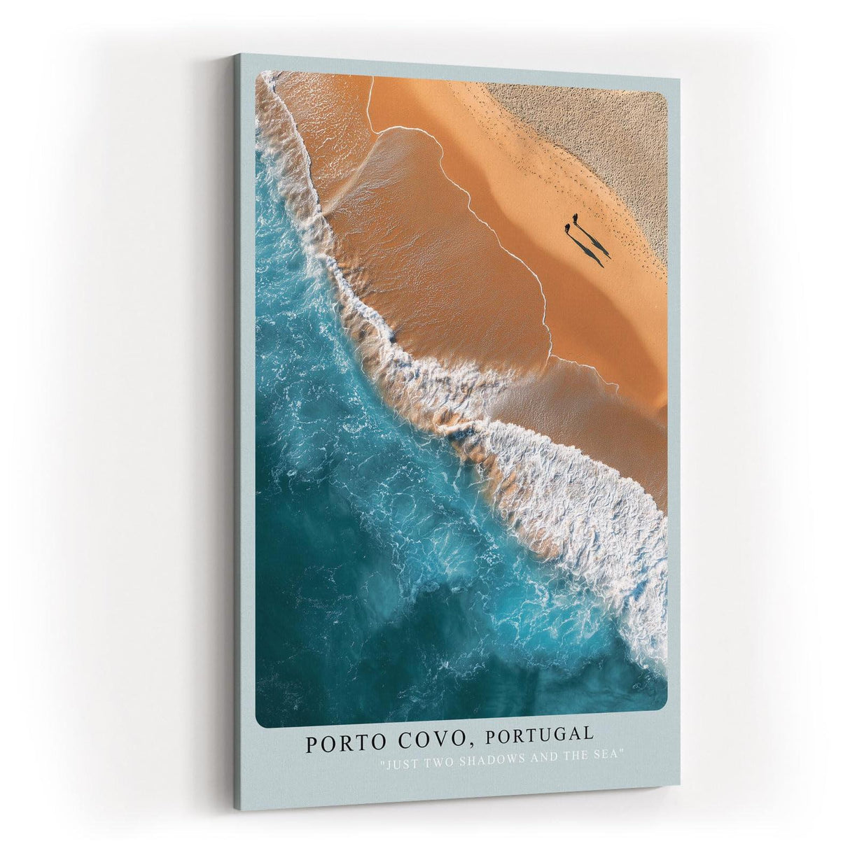 Paul Sinus Wandbild in 40x60cm Porto Covo Portugal – Luftaufnahme von Strand und Meer mit zwei Silhouetten im Sand