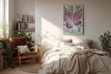 Paul Sinus Wandbild in 40x60cm Soft Revelation – Abstrakte Blütenkomposition in sanften Pastellund Lilatönen mit dynamischer Struktur