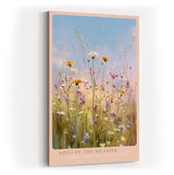 Paul Sinus Wandbild in 40x60cm Song of the Meadow Zarte Wildblumen im Sommerwind vor blauem Himmel für frische und natürliche Raumakzente