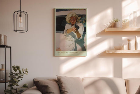 Paul Sinus Wandbild in 40x60cm The Blonde Vendetta – Blonde Frau mit Pistole im Retro-Pin-up-Stil