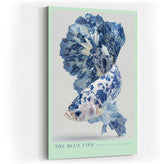 Paul Sinus Wandbild in 40x60cm The Blue Fins – kunstvoller Fisch in filigraner Blau-Weiß-Porzellanoptik für elegante Raumgestaltung