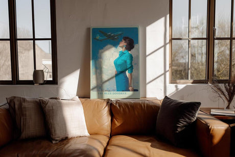 Paul Sinus Wandbild in 40x60cm The Blue Goodbye mit stilvoller Frau im Retro-Look und Flugzeug am Himmel für elegante Wandgestaltung