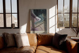 Paul Sinus Wandbild in 40x60cm The Silent Current – Abstrakte Strömung in sanften Grau-, Beige-, Lilaund Grüntönen
