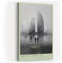 Paul Sinus Wandbild in 40x60cm The Split Monolith Zwei monumentale, geteilte Bauwerke in nebliger Stadtlandschaft mit Figuren im Vordergrund